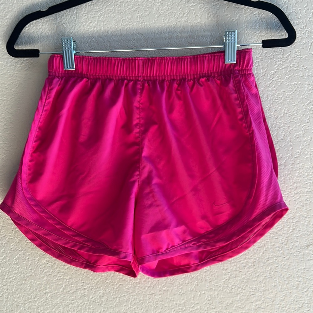 Women’s Nike dri-fit pink shorts